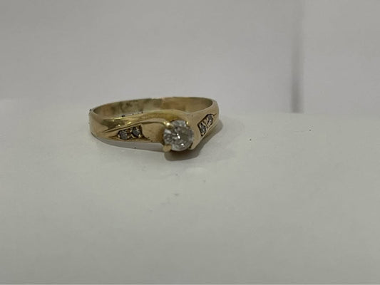 Anillo con piedra oro 14k/2.4gr
