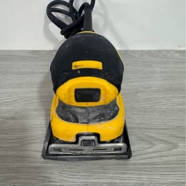 Lijadora Dewalt DWE6411