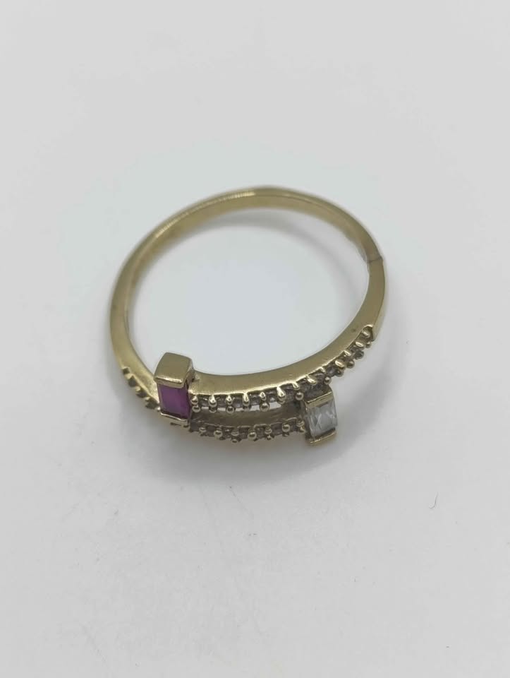 Anillo con piedra roja y blanca oro 10k pesa 1.6g #6