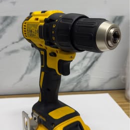 Taladro Inalámbrico DeWalt DCD7771 – Usado