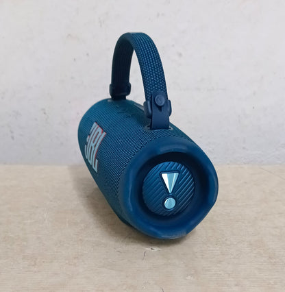 Bocina JBL sharge 6, usado