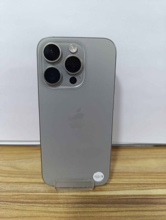 Celular iphone 15 pro 128 GB 89% liberado USADO