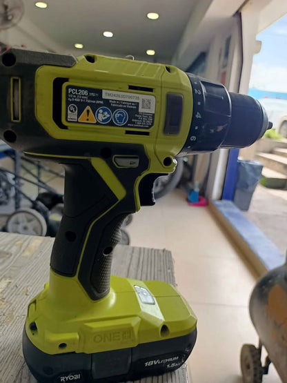 Taladro inalámbrico con batería Ryobi, usado