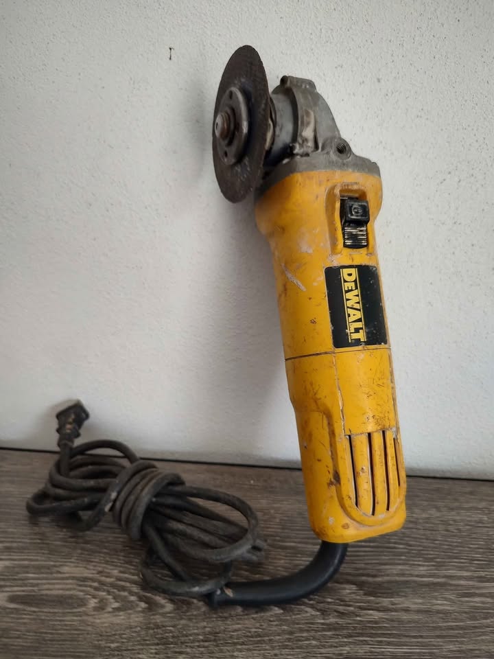 Grillo dewalt con disco