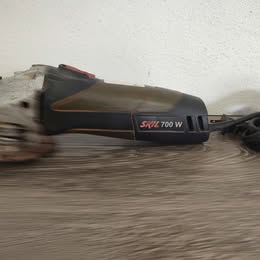 GRILLO SKIL CON DISCO 700W