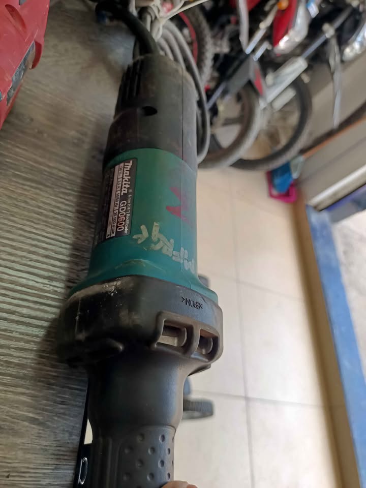 Rectificador Makita, usado