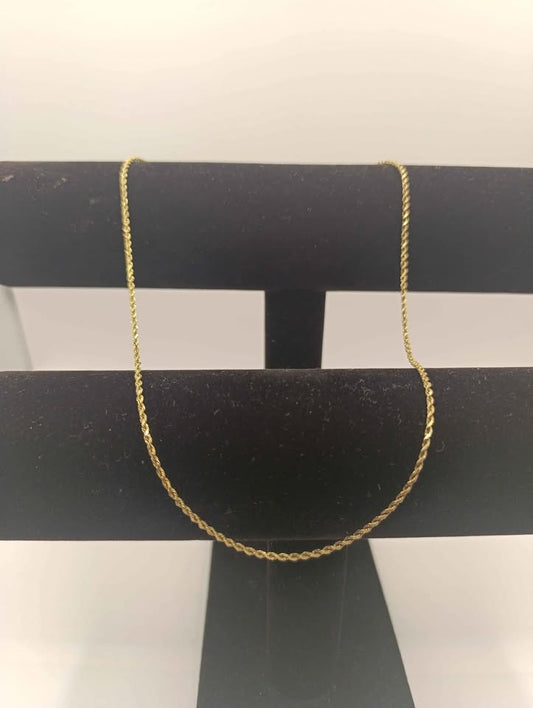Cadena tejido torzal de oro 14k pesa 6.6g 22 cm abrochada