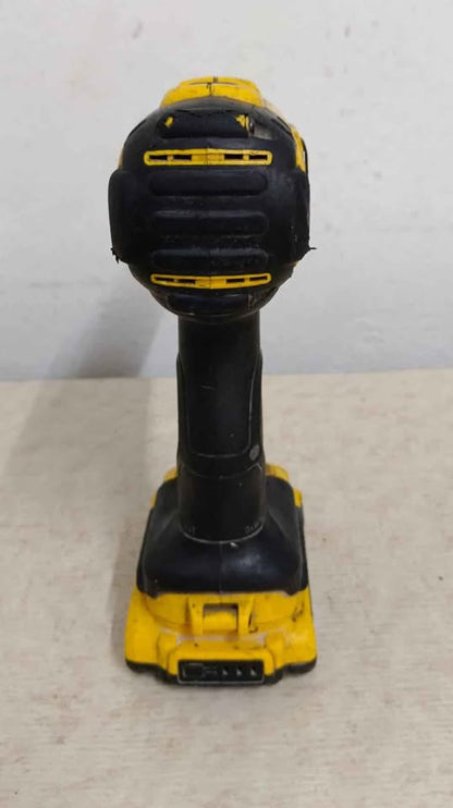 Taladro inalámbrico Dewalt, usado