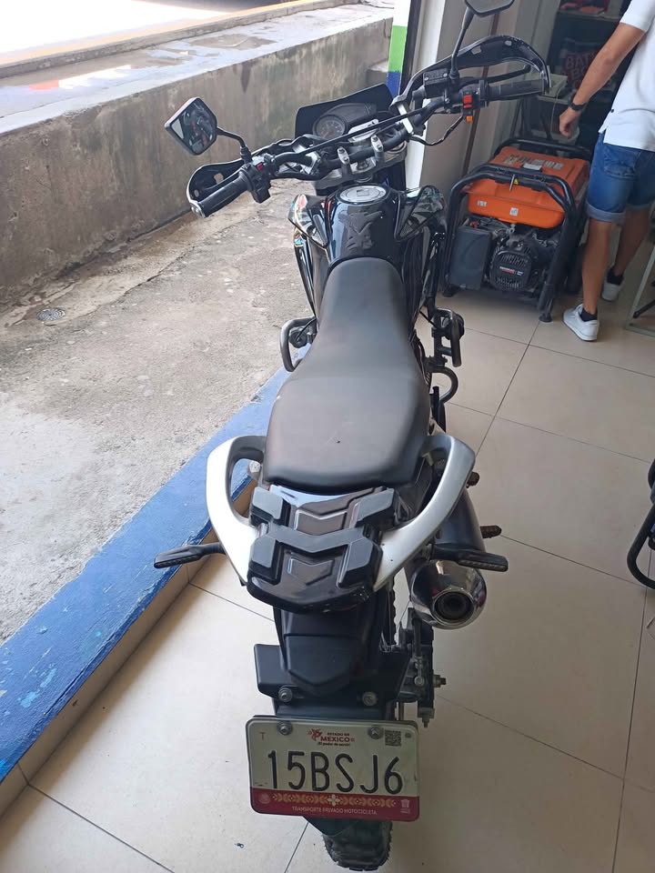 Moto Italika modelo DM 250, usado