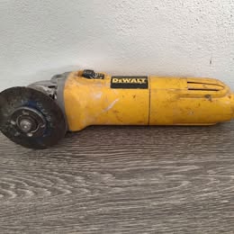 Grillo Dewalt