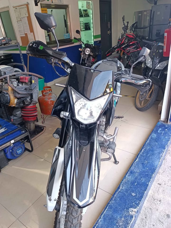 Moto Italika modelo DM 250, usado