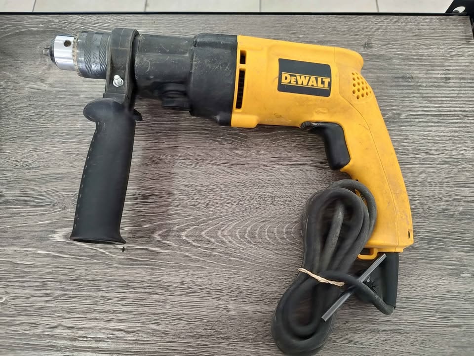 Taladro percutor Dewalt