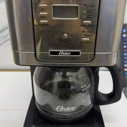 Cafetera Oster 12 Tazas – Usada