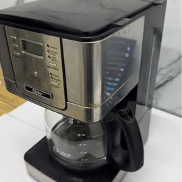 Cafetera Oster 12 Tazas – Usada