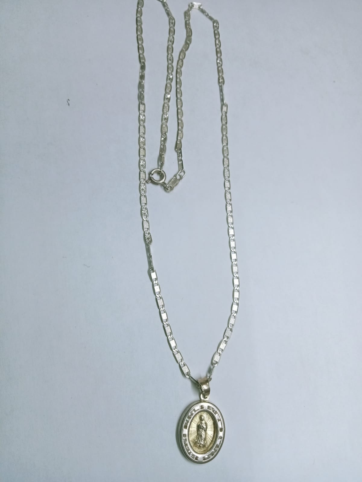 Cadena de Plata con Dije Religioso – 5.4 g