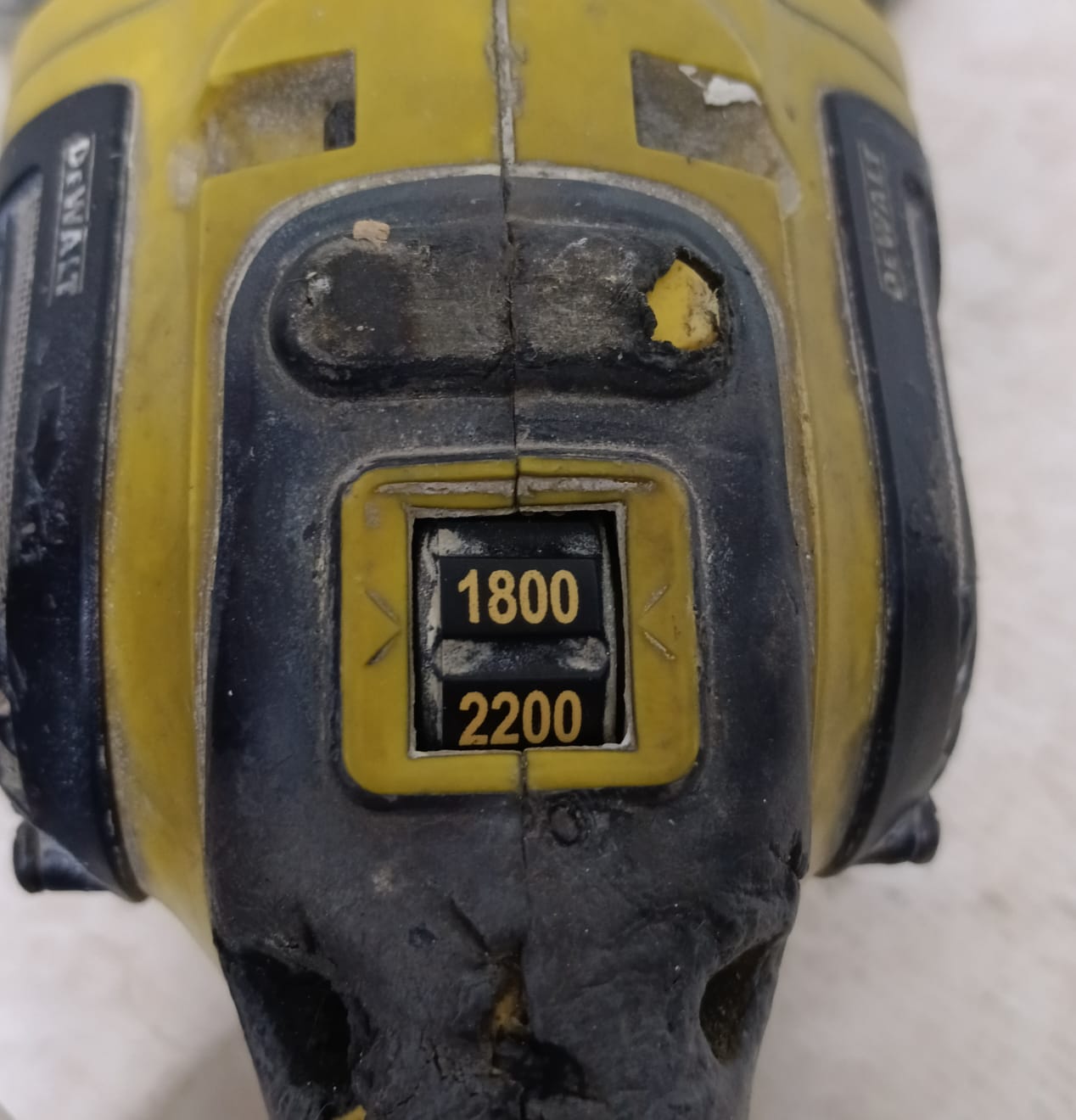 Pulidora de revoluciones Dewalt dwp849xp, usado