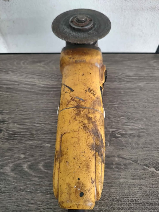 Grillo dewalt modelo dwe4010