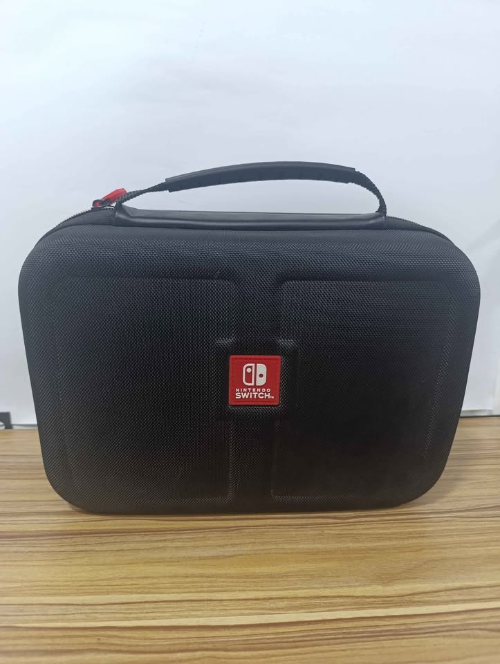 Nintendo switch oled estuche, control Zelda, juego FIFA usado