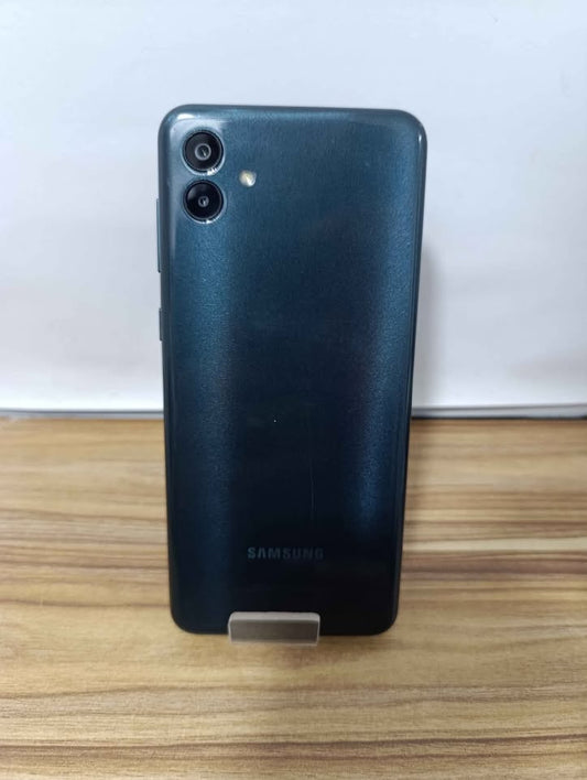 Celular Galaxy A04 32 GB 3 Ram Libre