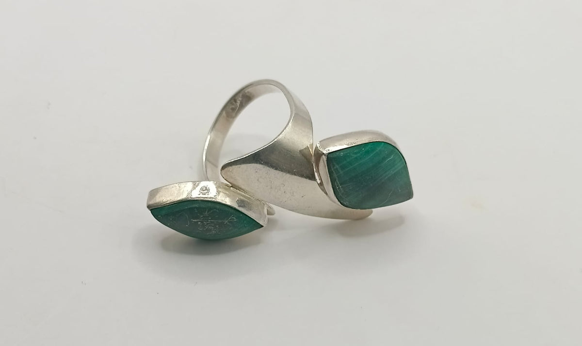 Anillo sinteticos verde PLATA 925 peso 8.4gr