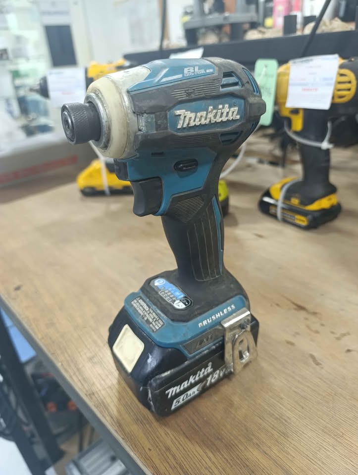 Taladro inalámbrico Makita 18V XTD19