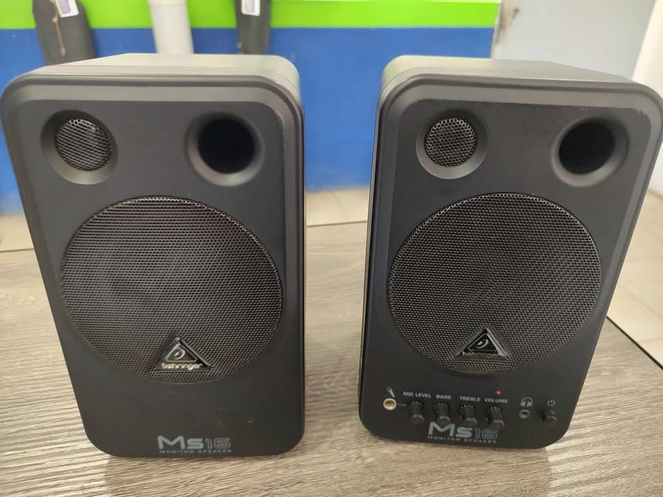 MONITORES PARA ESTUDIO MARCA BEHRINGER