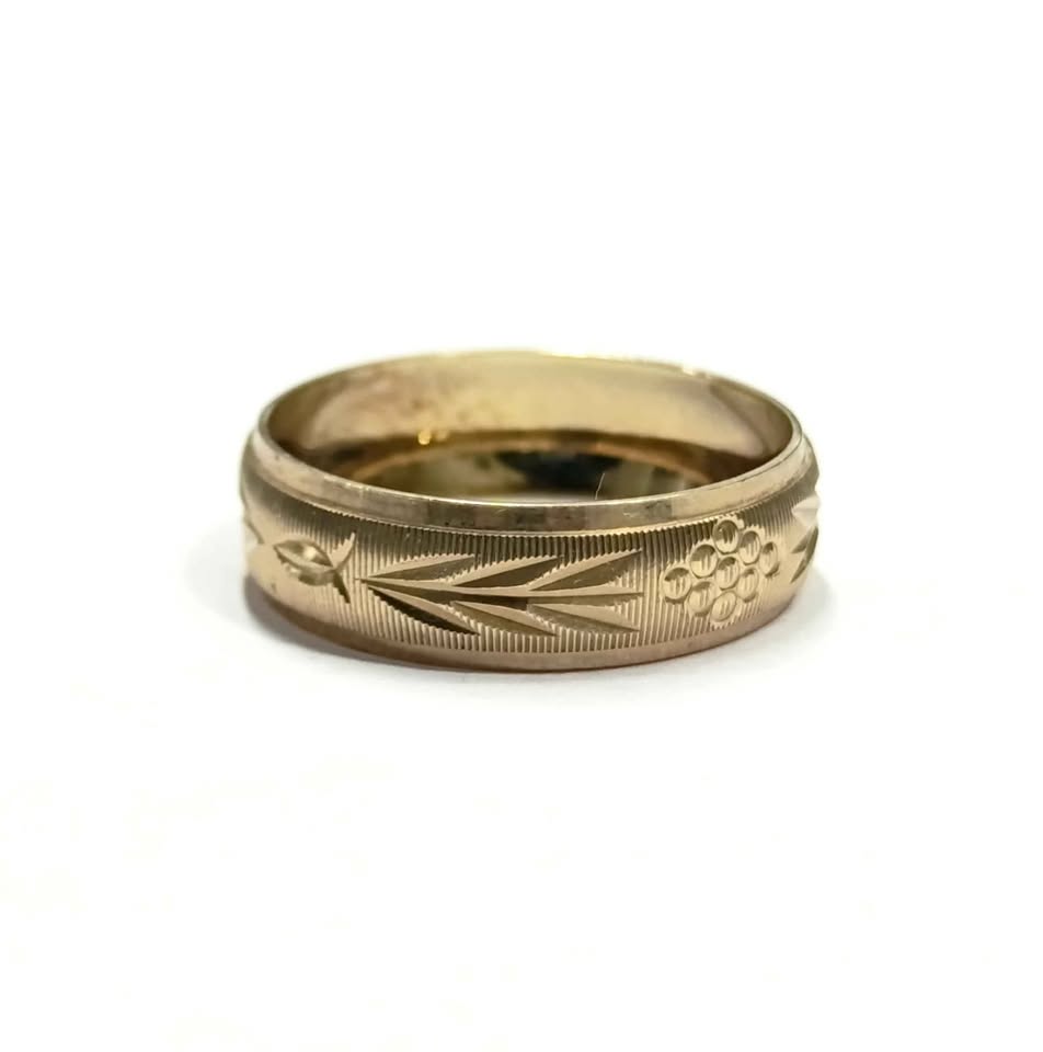 Argolla matrimonial de oro 10k pesa 1.8gr #8.5 usado