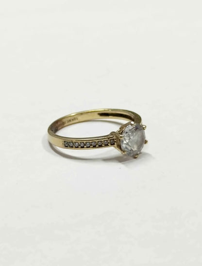 Anillo de oro 10k pesa 1.8gr #5.5 usado