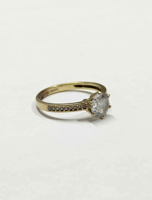 Anillo de oro 10k pesa 1.8gr #5.5 usado