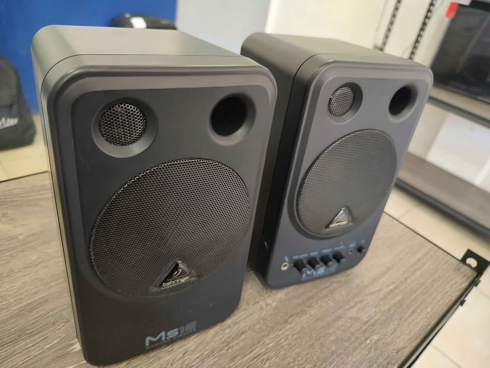 MONITORES PARA ESTUDIO MARCA BEHRINGER