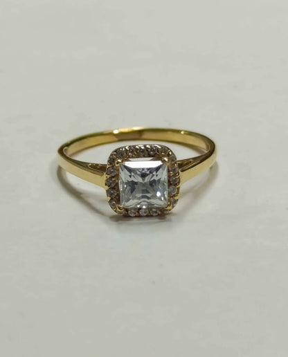 Anillo solitario de oro14k pesa 2.10g #5 usado