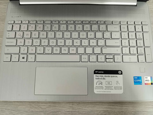 Laptop HP 256gb SSD Core I5 8 Ram con cargador