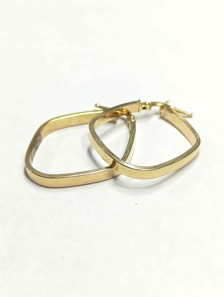 Par arracadas de oro 14k pesa 2gr usada