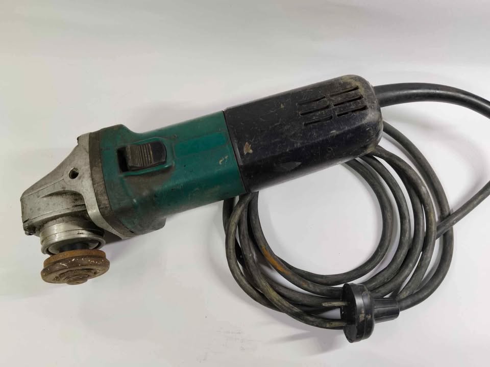 GRILLO ESMERIL MAKITA