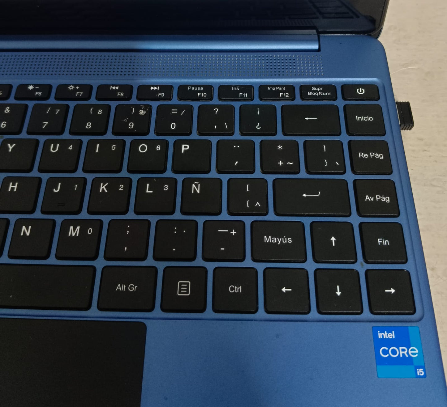 Laptop RCA 480gb ssd 16ram core i5, usado