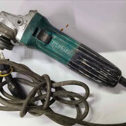 Grillo esmeril Makita