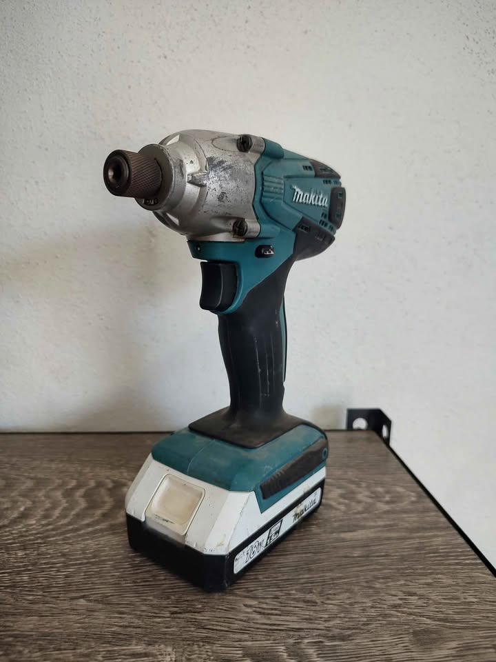 Makita taladro de impacto
