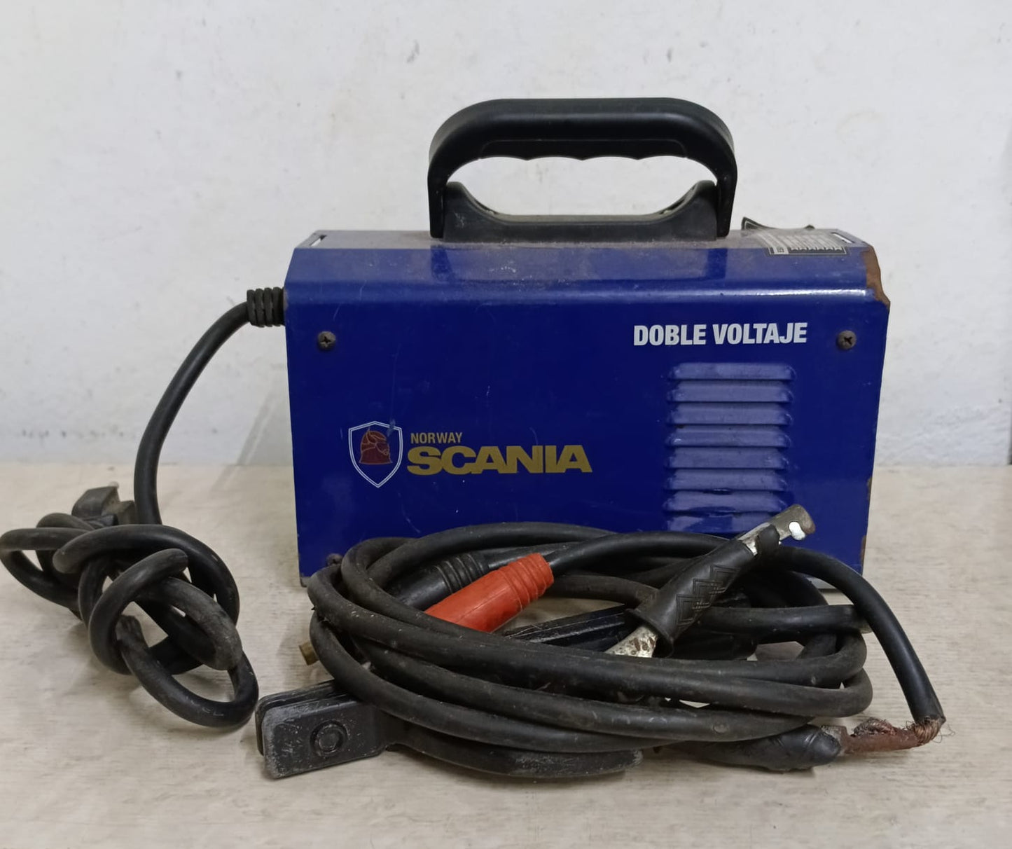 Soldadora inverter SCANIA sca-220, usado