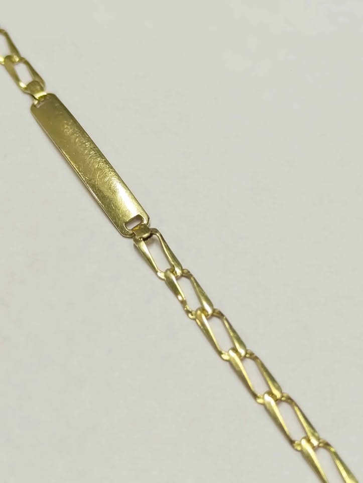 Oro Esclava Niño 10K Peso 3.9 Gramos