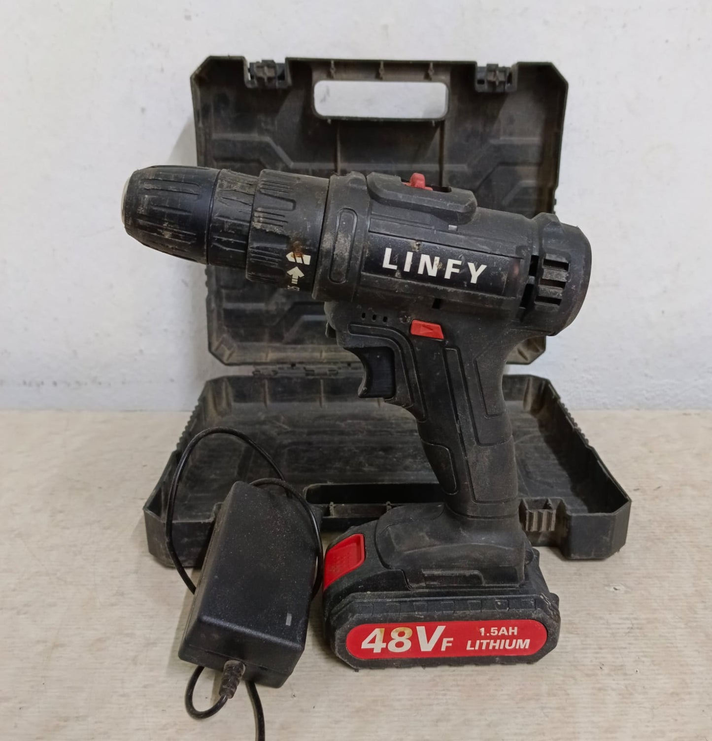 Atornillador inalambrico LINFY  lithium, con cargador, usado