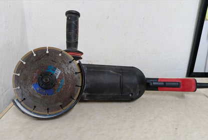 Esmeriladora Urrea urra-4567 con disco y maneral, usado