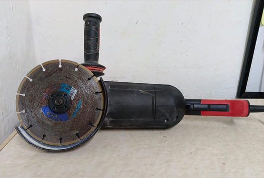 Esmeriladora Urrea urra-4567 con disco y maneral, usado