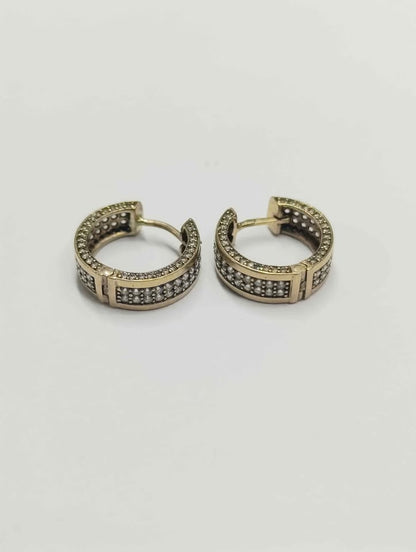 Oro Aretes 10K Peso 3.8 Gramos USADO