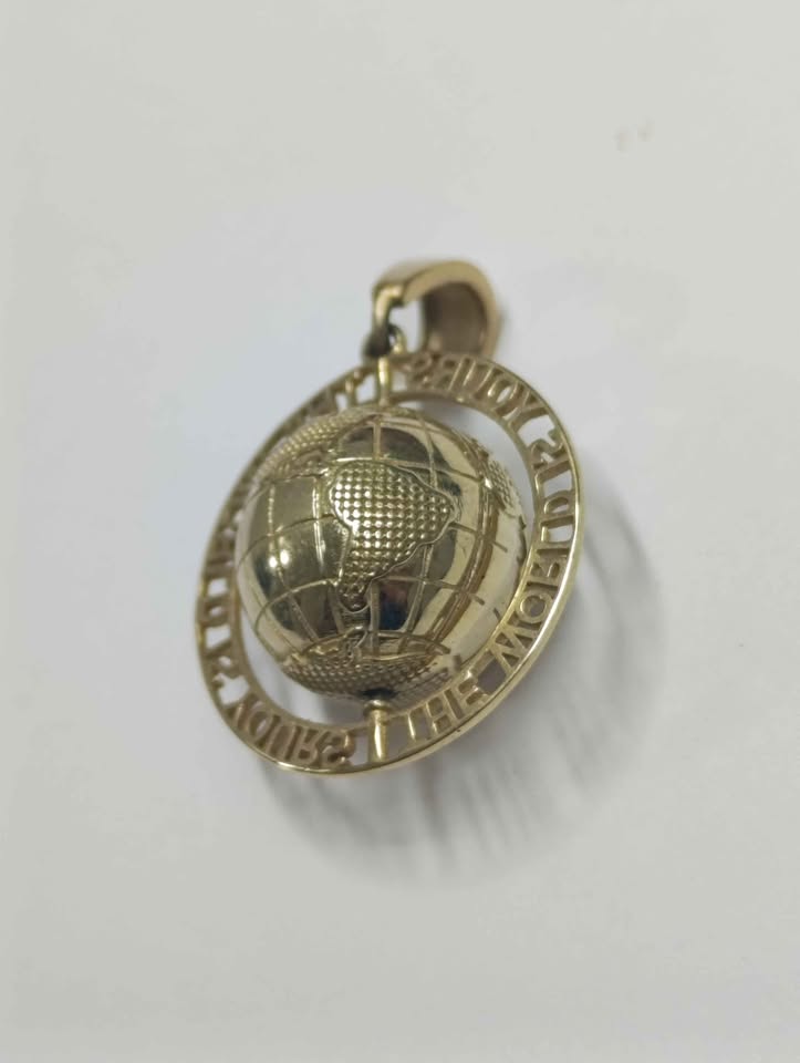 Oro Dije 10K Peso 3.4 Gramos USADO