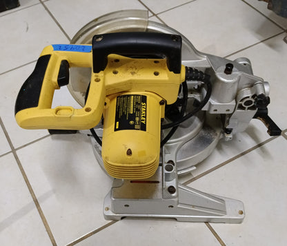 Sierra Ingletadora STANLEY stsm-4525l, usado