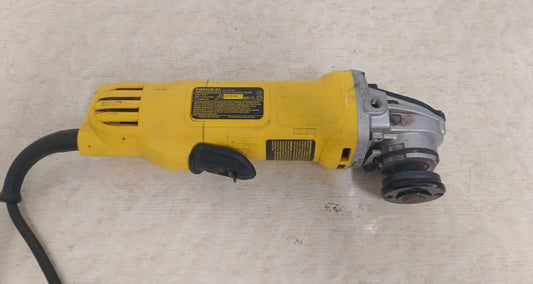 Mini Esmeril DEWALT dwe4120-b3 sin disco, usado