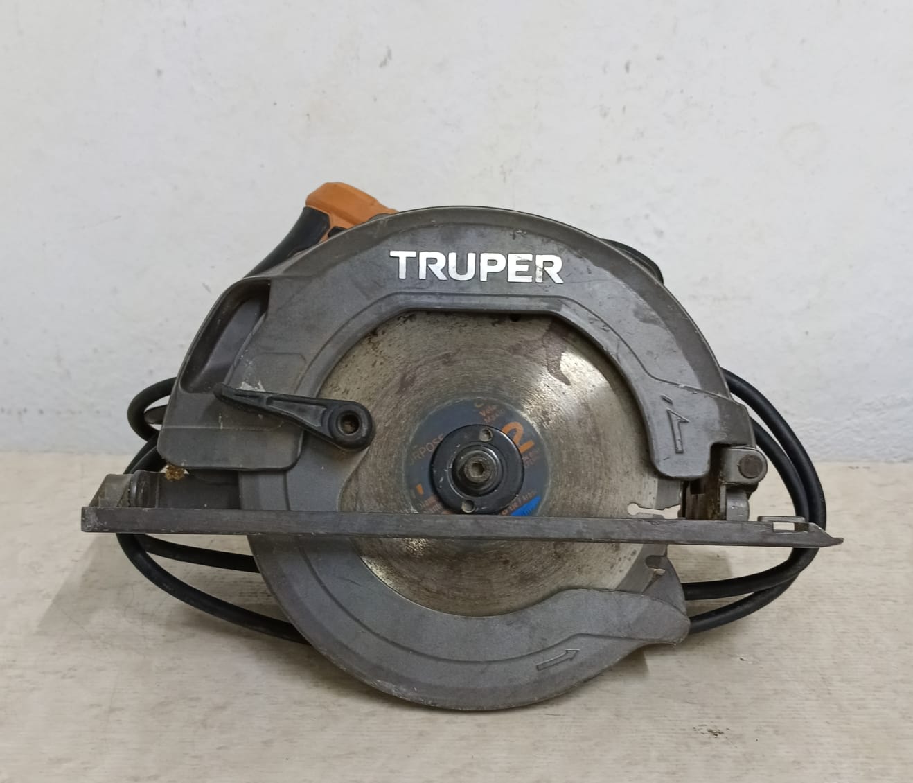 sierra circular TRUPER esma-2345, usado
