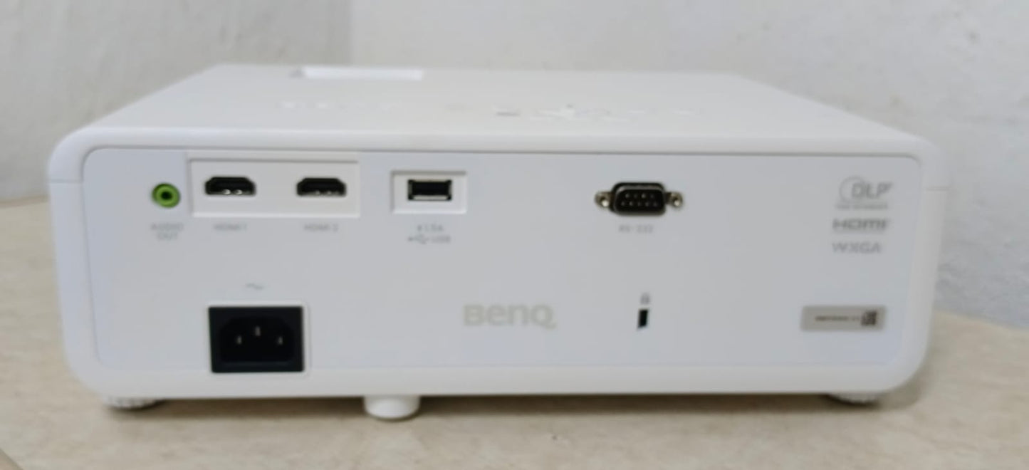 Proyector BenQ LW550 con accesorios, usado