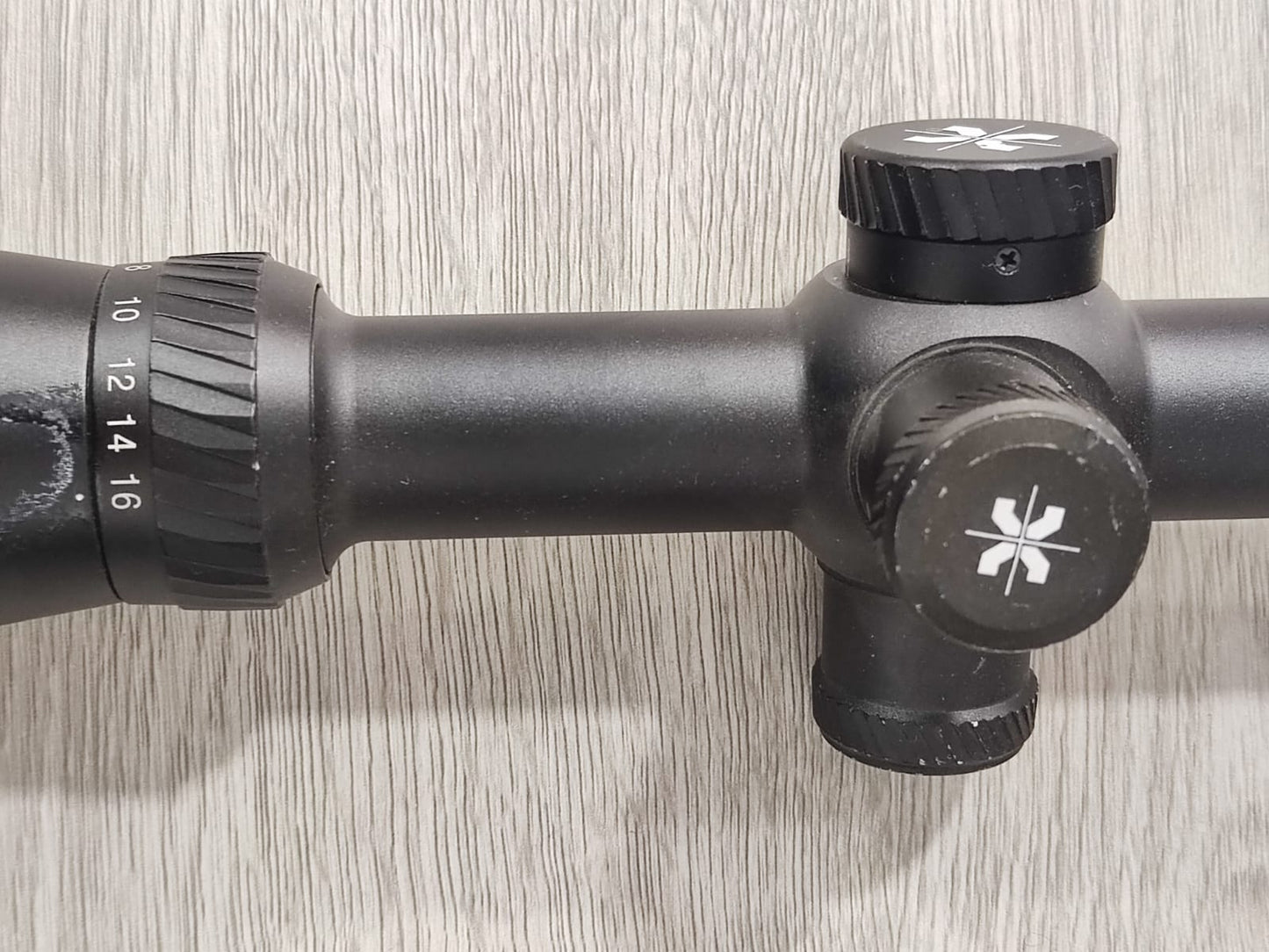 Mira telescopica Axeon 4 16x44 Usada