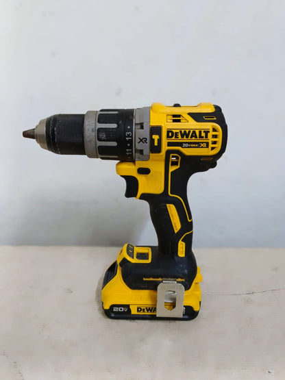 Kit de Taladros DEWALT con bateria y cargador, usado